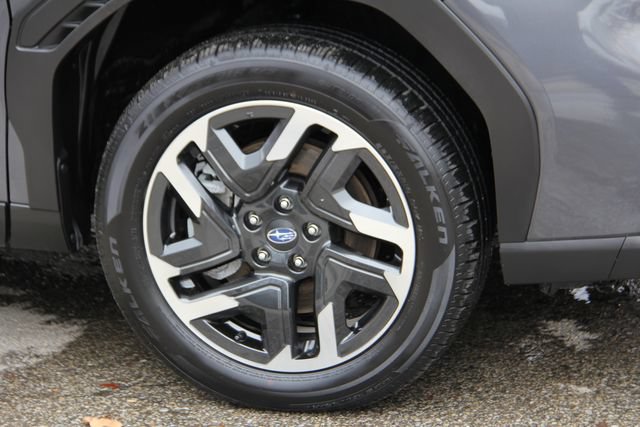 Used 2025 Subaru Forester Premium AWD/4WD image 14