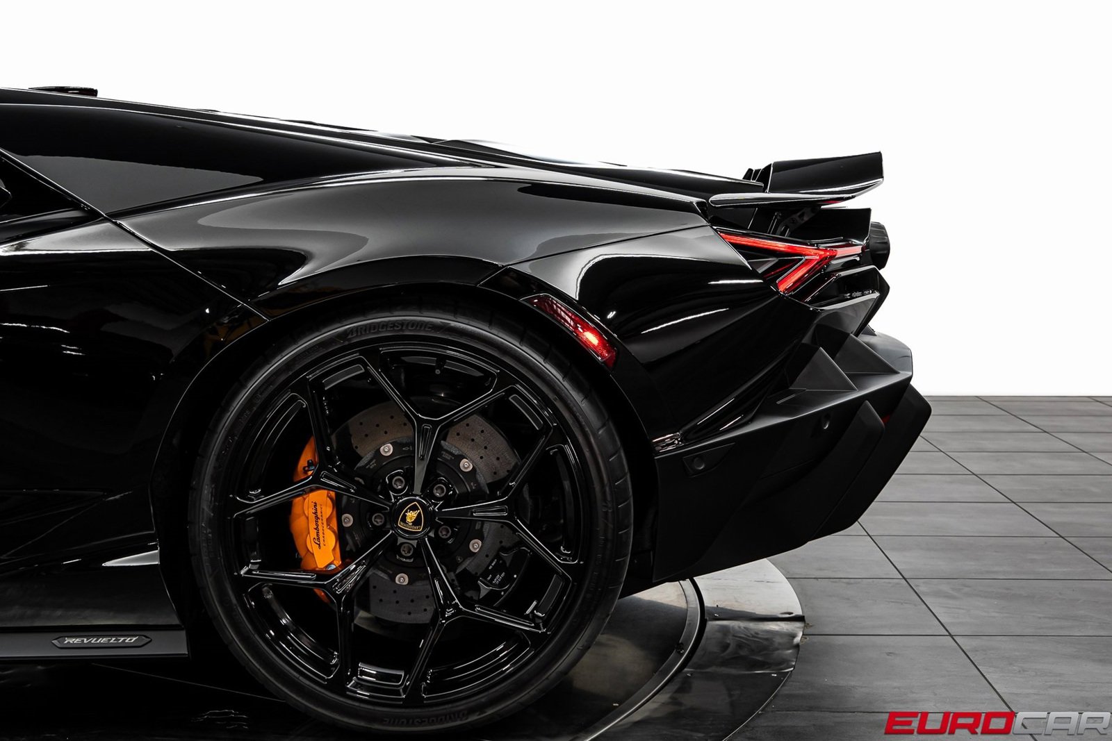 Used 2025 Lamborghini Revuelto *PASSENGER DISPLAY * FULL PPF* image 17