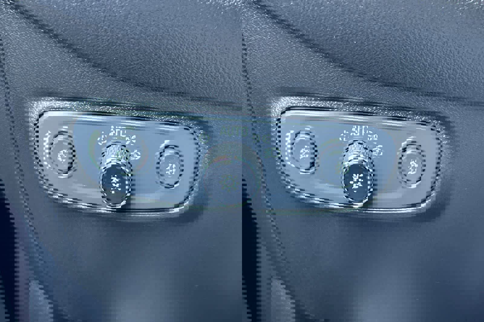 Used 2022 Chevrolet Equinox Premier image 33