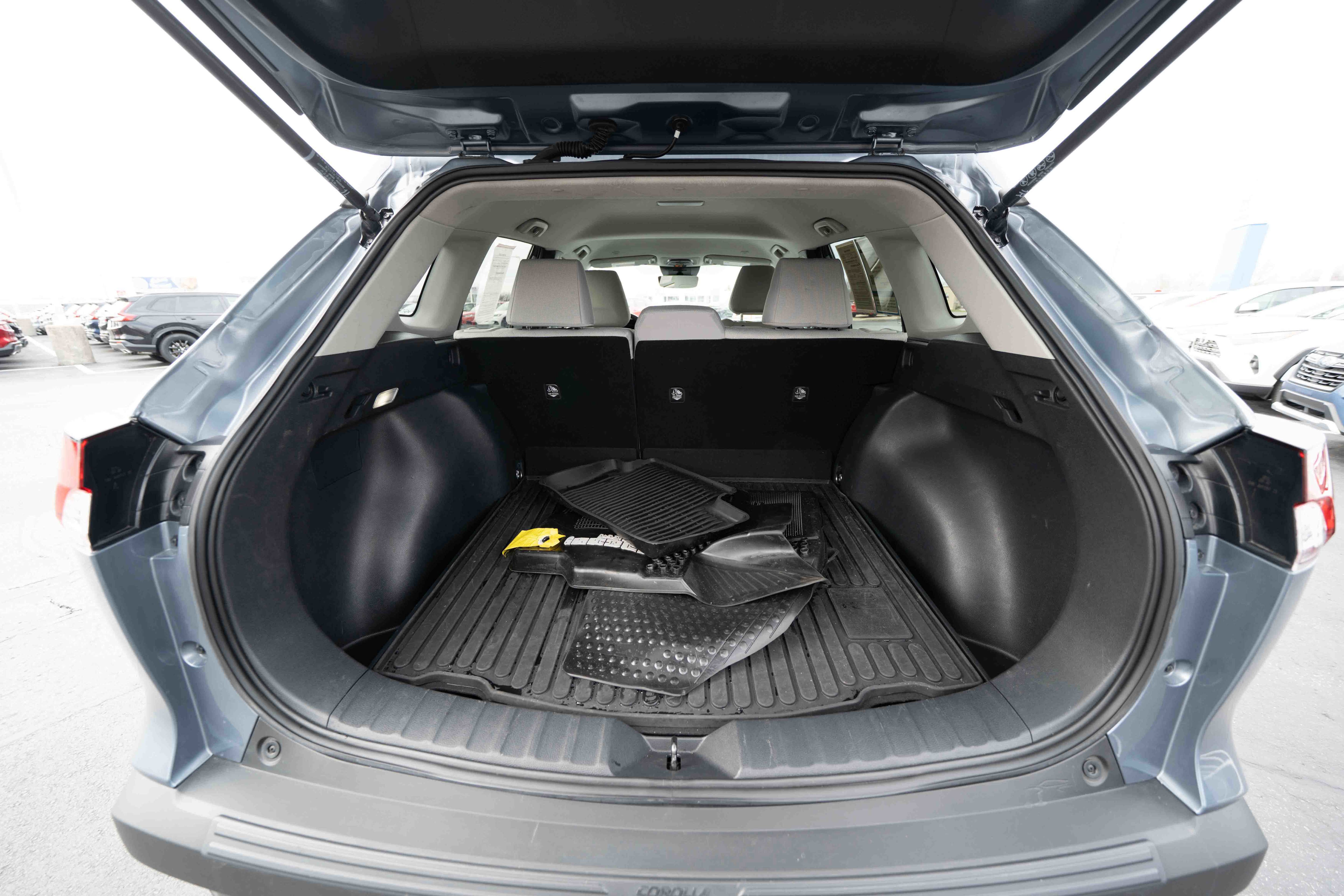 Used 2024 Toyota Corolla Cross LE image 28