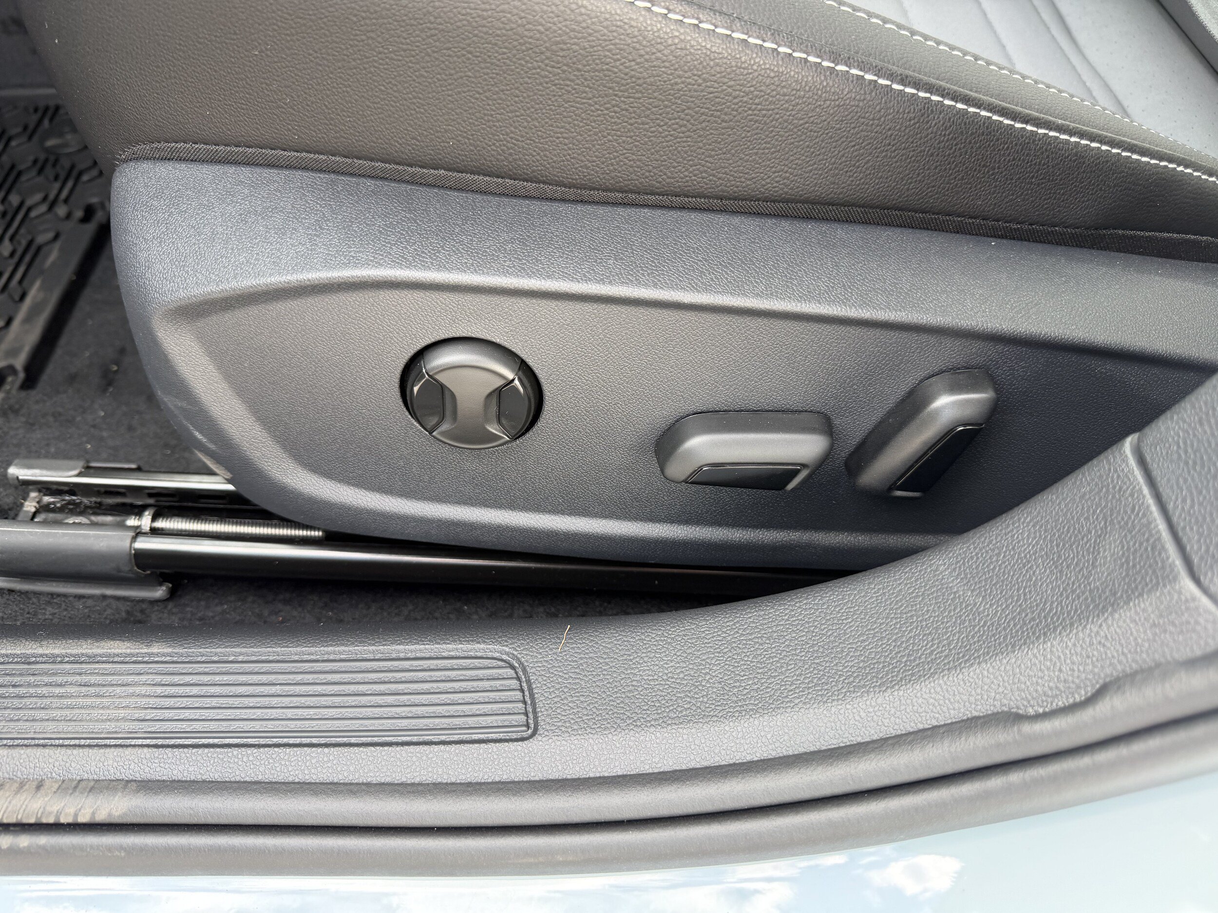 New 2027 Volkswagen Jetta SE FWD image 12
