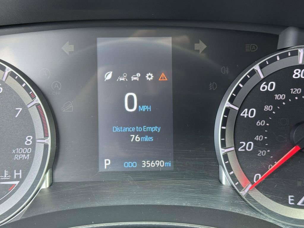 Used 2022 Toyota Highlander L image 13