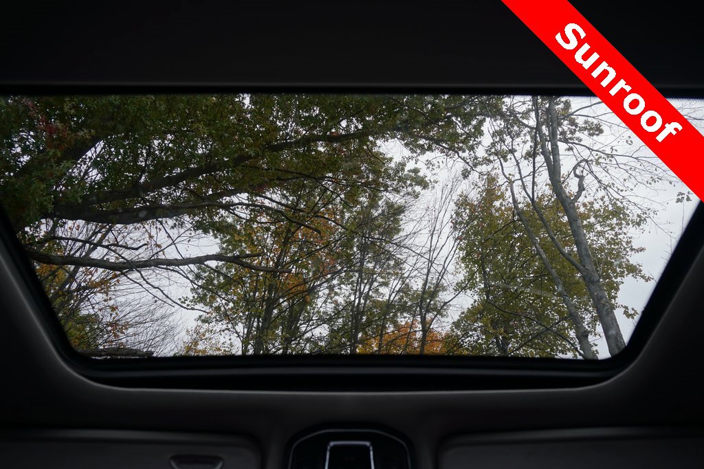 Used 2023 Jeep Wagoneer 4WD w/ Premium Group I image 24