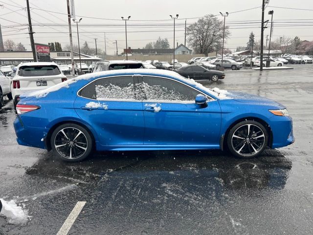 Used 2018 Toyota Camry XSE image 4