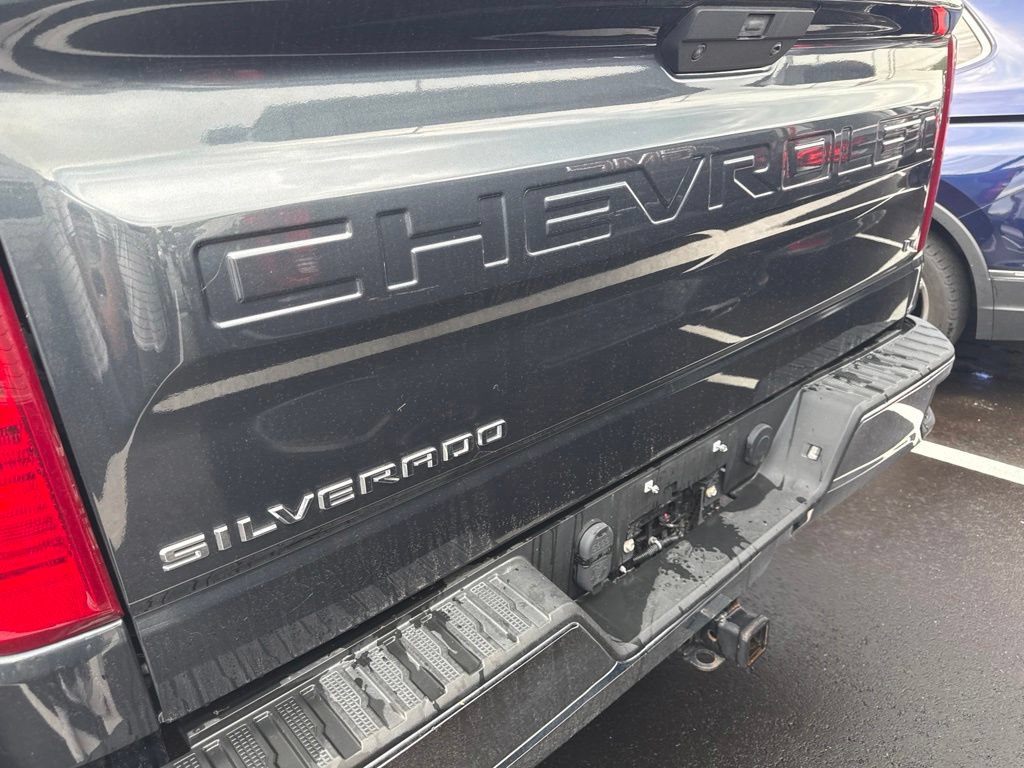 Used 2022 Chevrolet Silverado 1500 LT AWD/4WD image 19