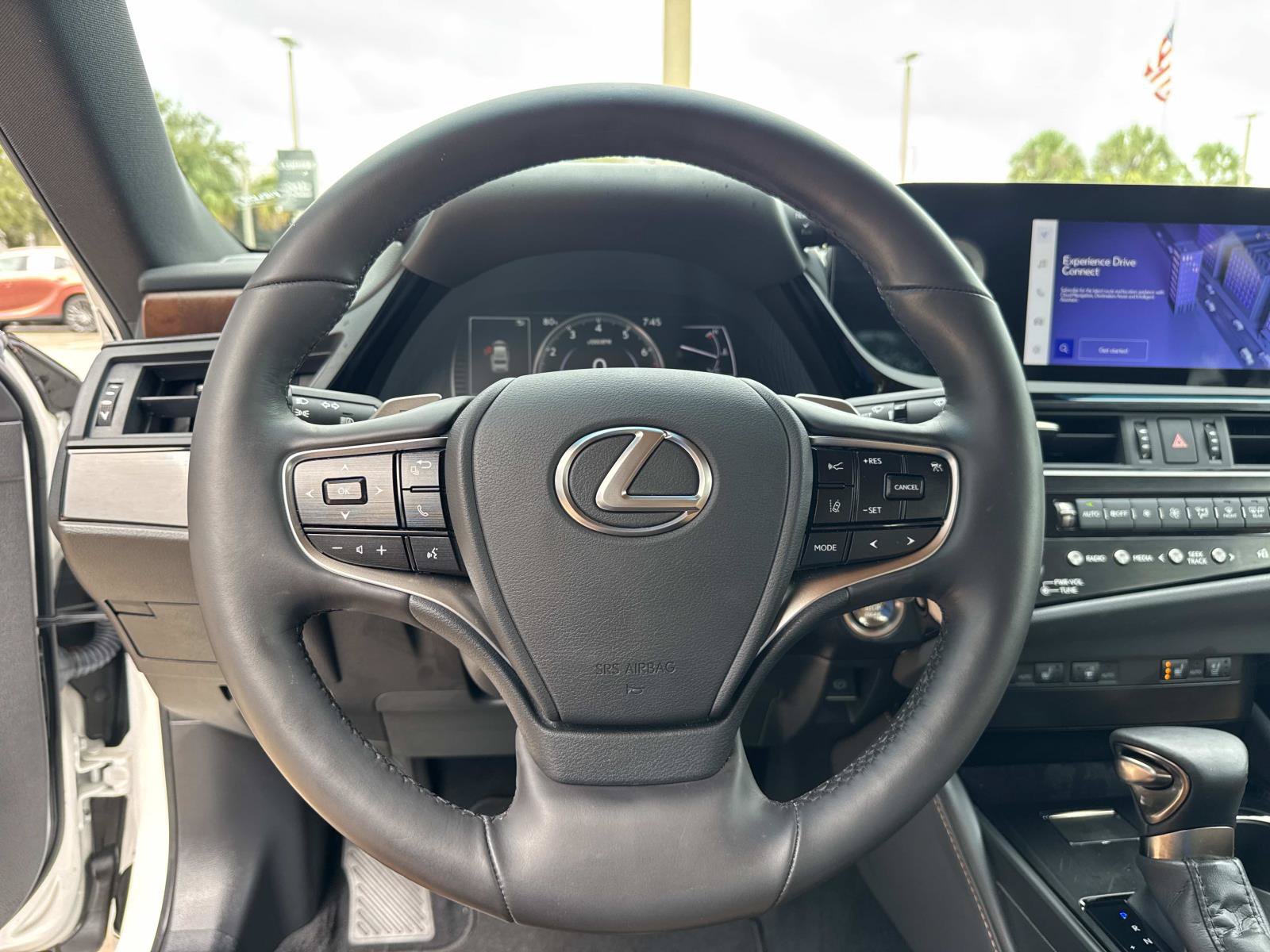 Used 2024 Lexus ES 350 w/ Premium Package FWD image 35