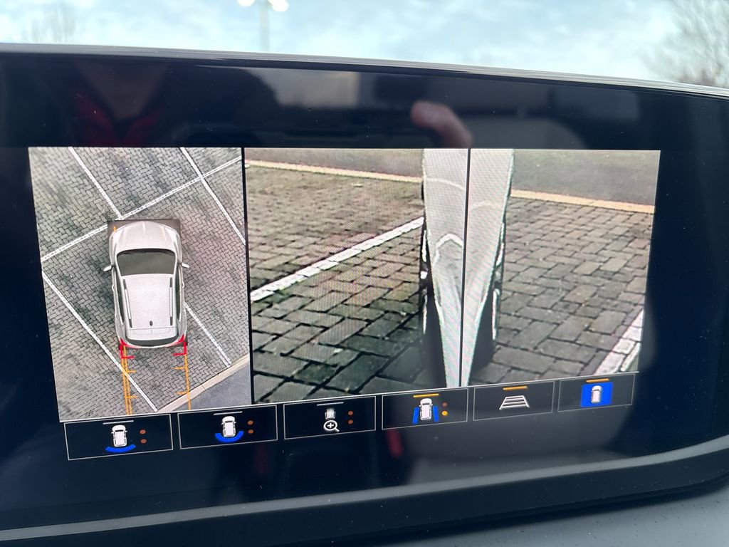 Certified 2026 Buick Encore GX Avenir w/ Avenir Technology Package image 28