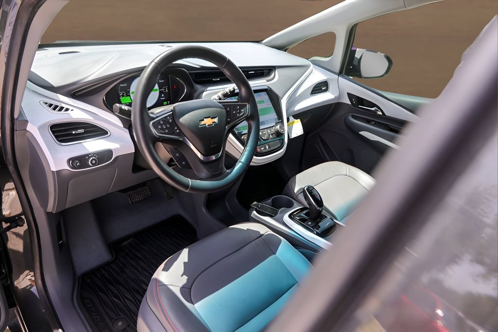 Used 2019 Chevrolet Bolt Premier w/ Infotainment Package FWD image 10