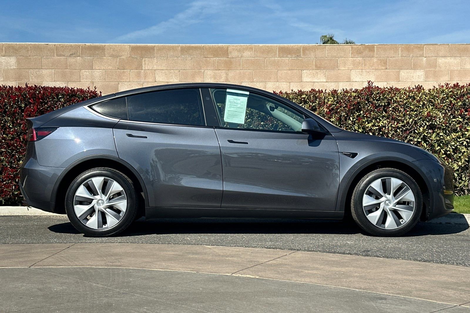 Used 2023 Tesla Model Y Long Range image 3