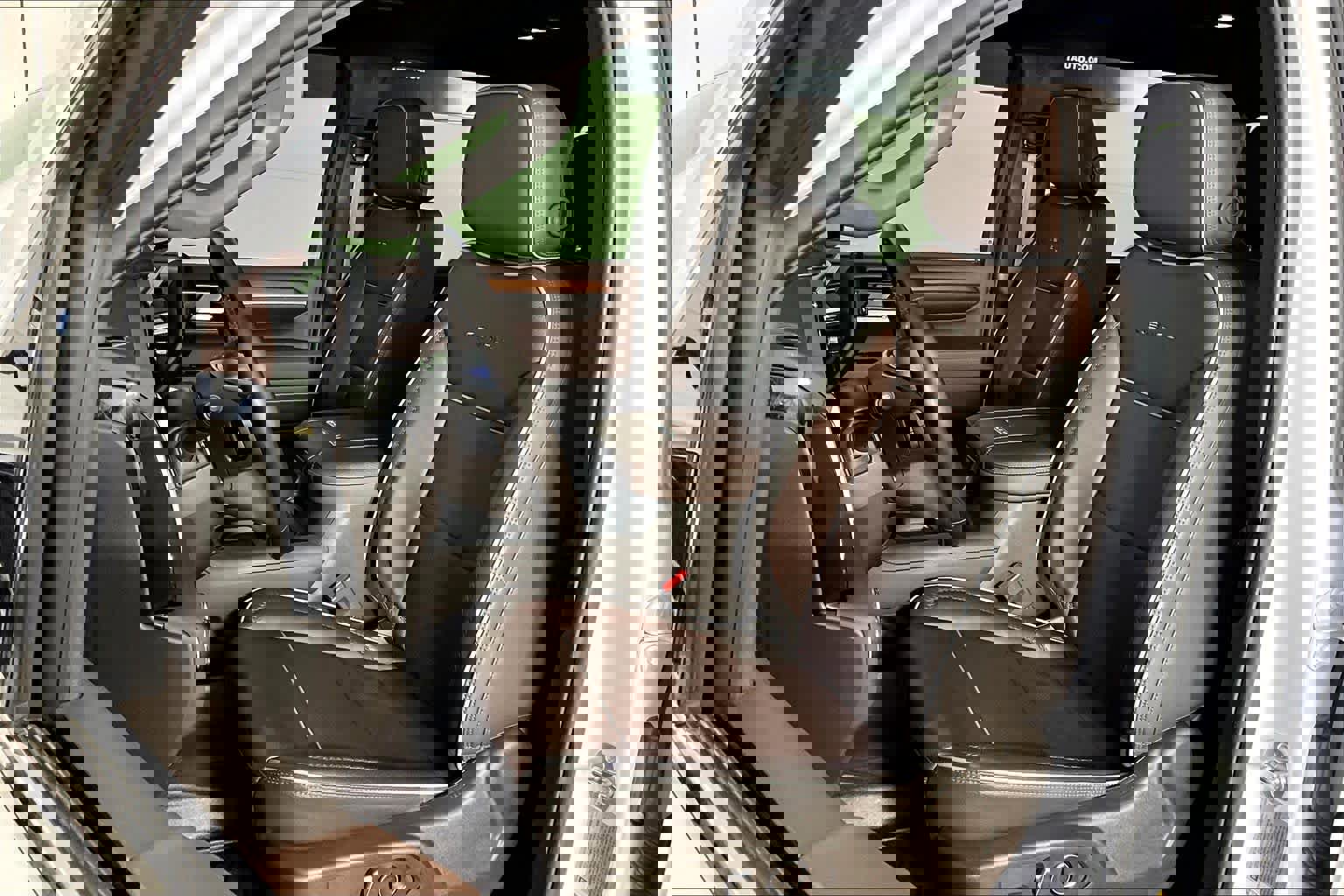 Used 2025 GMC Sierra 2500 Denali w/ Denali Reserve Package image 8