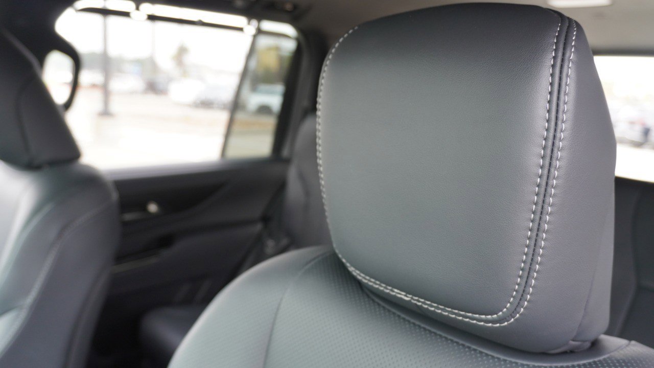 Used 2024 Lexus LX 600 4WD w/ Luxury Package image 26