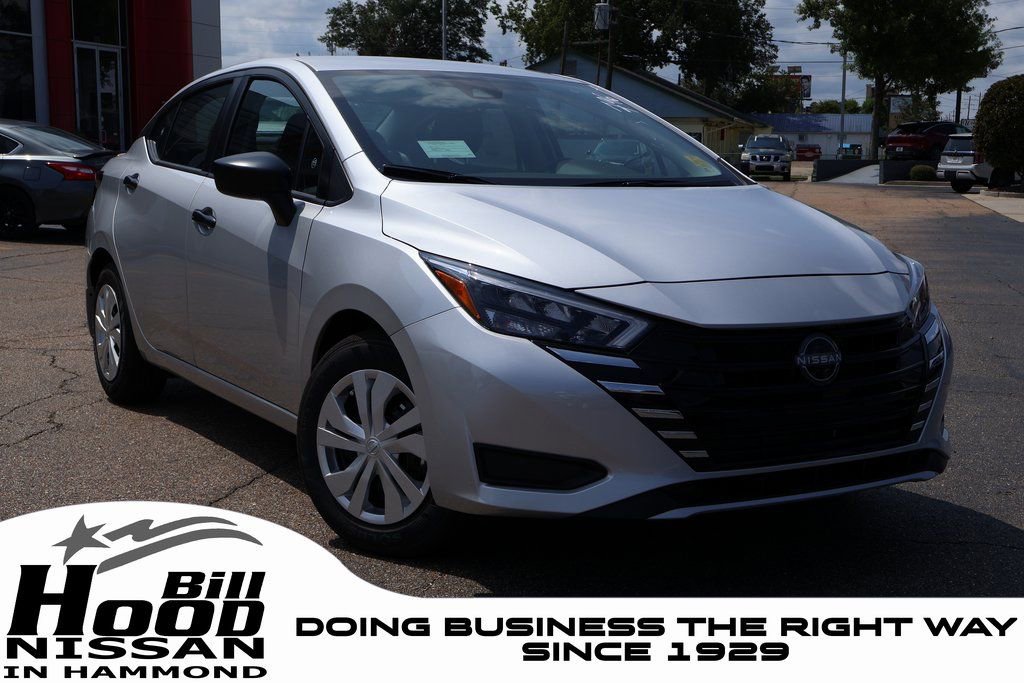 New 2025 Nissan Versa S w/ Trunk Package