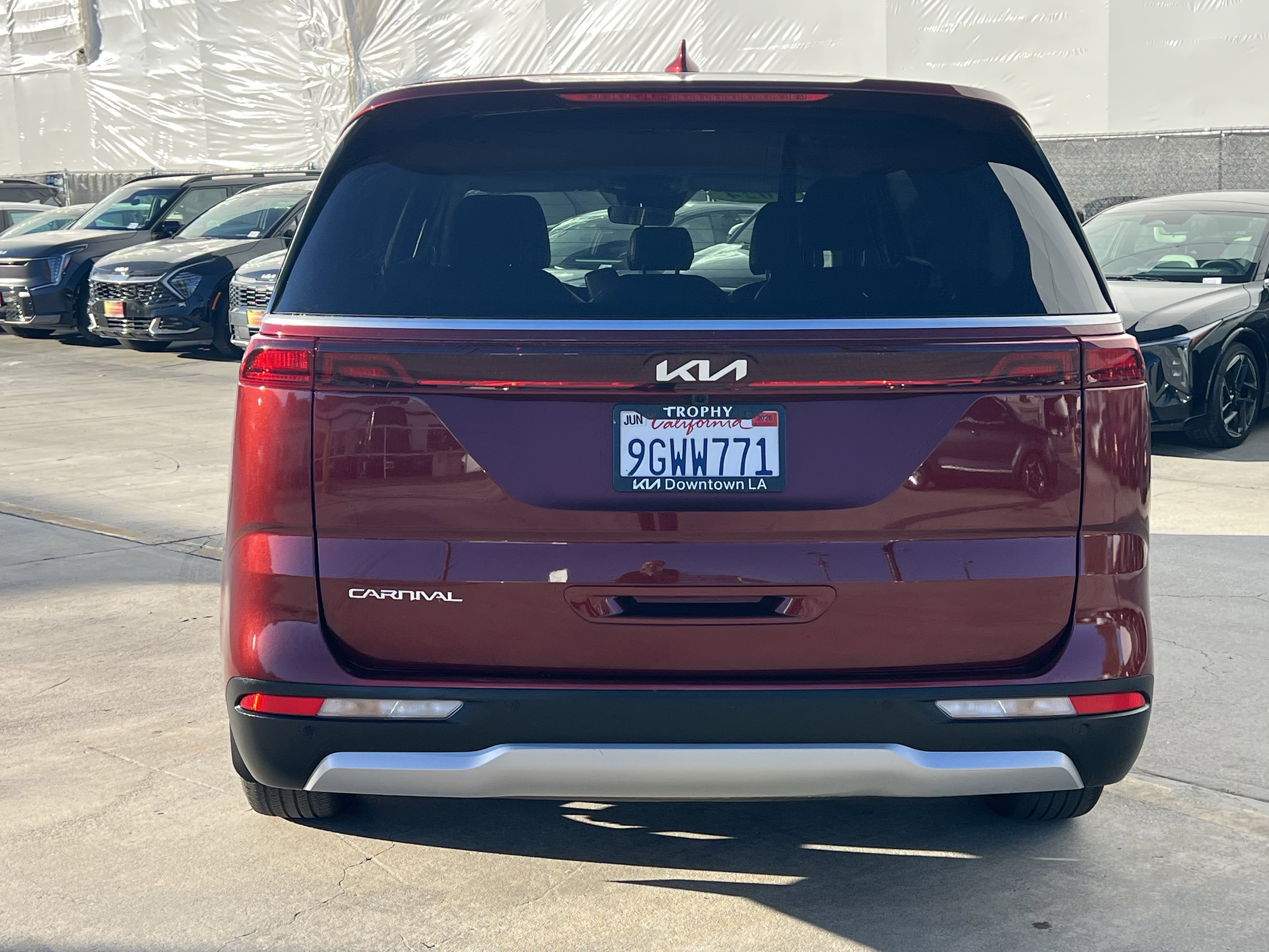 Used 2024 Kia Carnival LX image 5