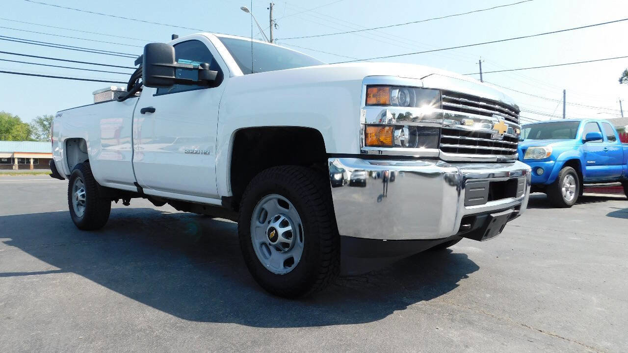 Used 2018 Chevrolet Silverado 2500 W/T image 1