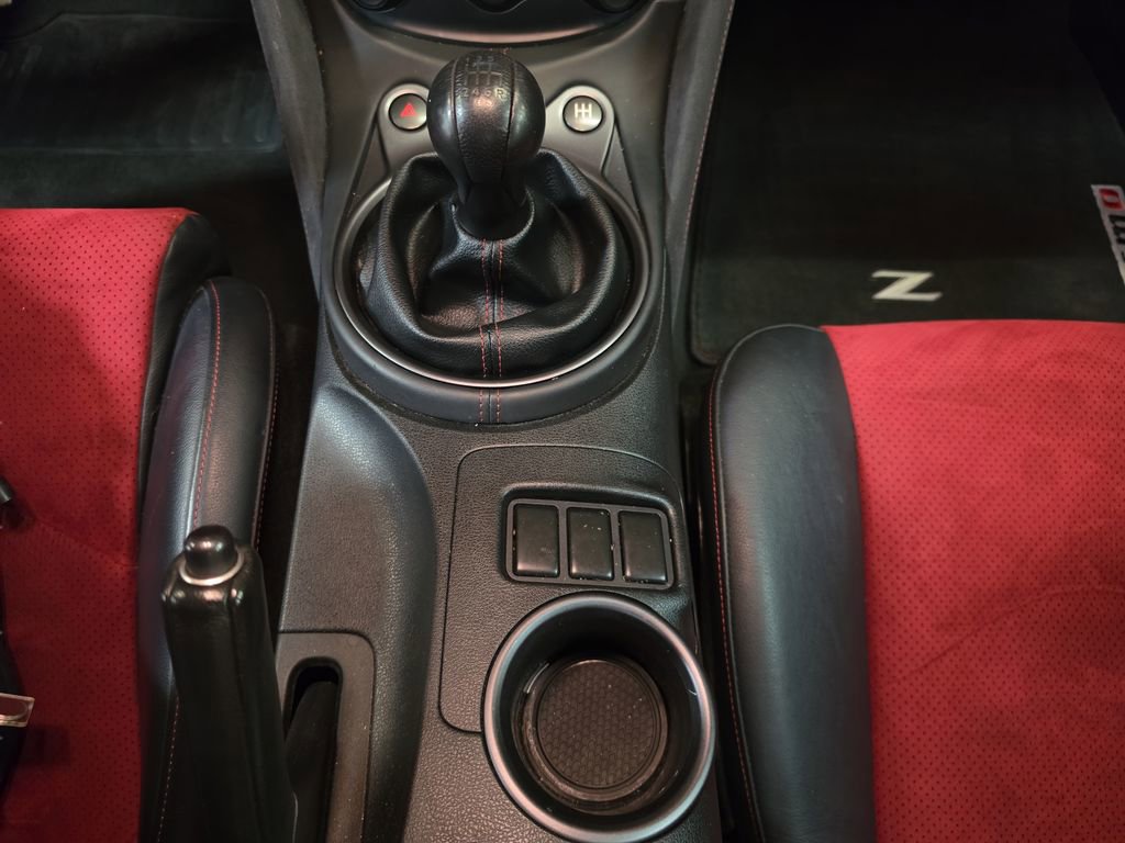 Used 2016 Nissan 370Z NISMO RWD image 16