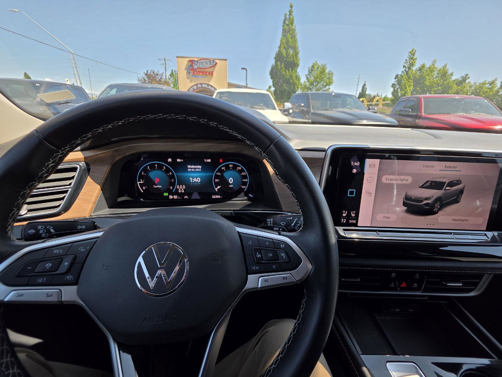 Used 2024 Volkswagen Atlas SE image 16