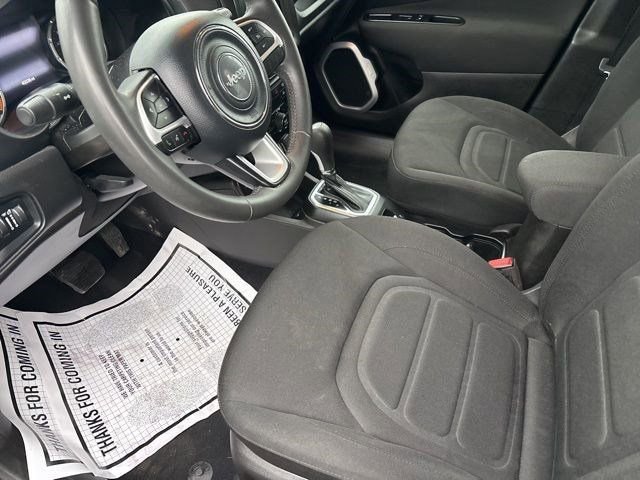 Used 2021 Jeep Renegade Latitude image 11