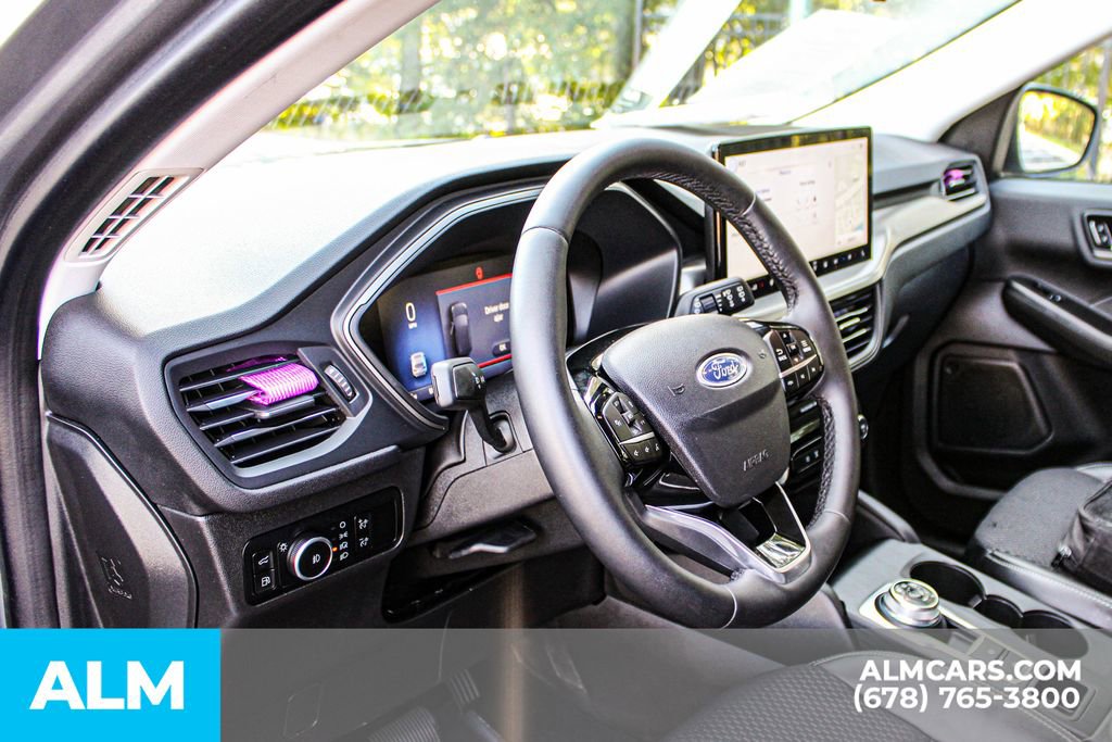 Used 2023 Ford Escape SE image 31