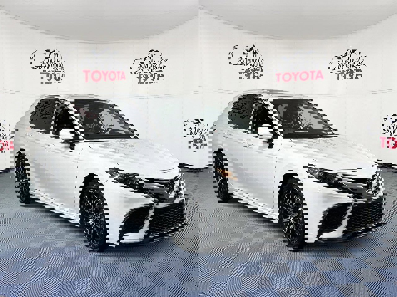 Used 2023 Toyota Camry SE image 3