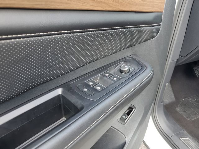 Used 2024 Volkswagen Atlas SE image 19