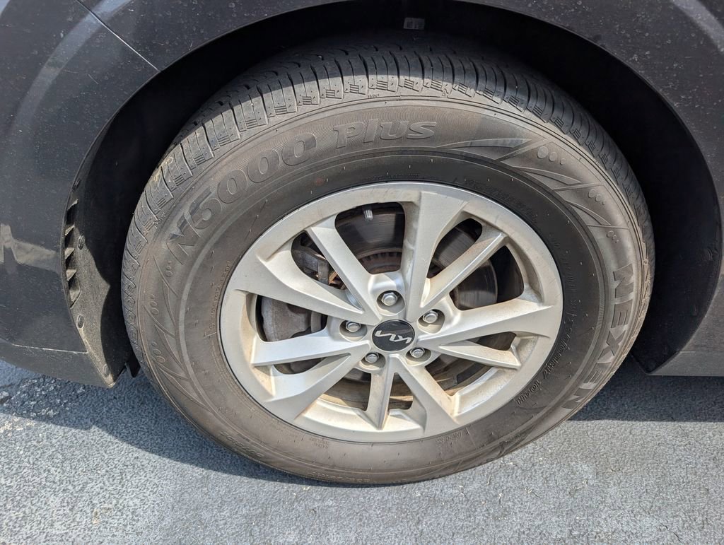 Used 2024 Kia Carnival LX FWD image 10