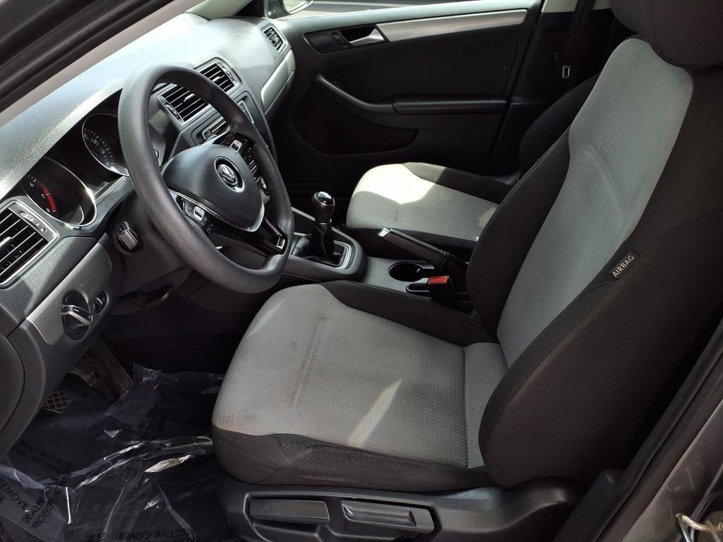Used 2017 Volkswagen Jetta S image 16