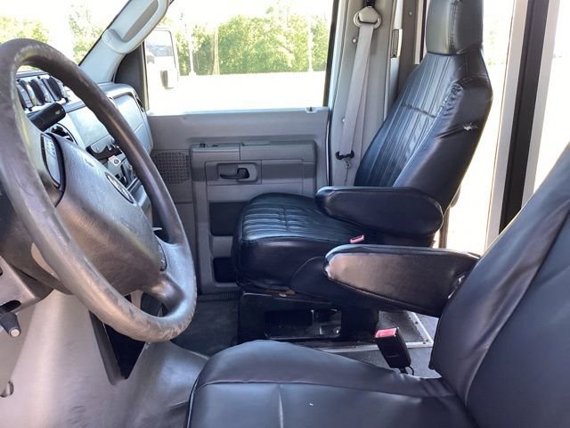 Used 2016 Ford E-450 and Econoline 450 Super Duty w/ Shuttle Bus Prep Package RWD image 15
