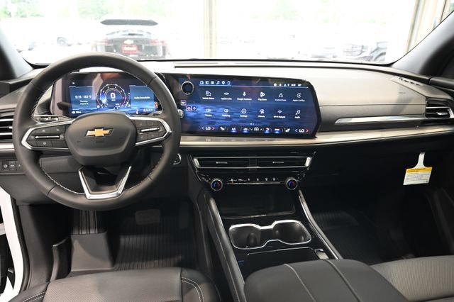 New 2027 Chevrolet Traverse LT w/ Sun and Wheel Package FWD image 13