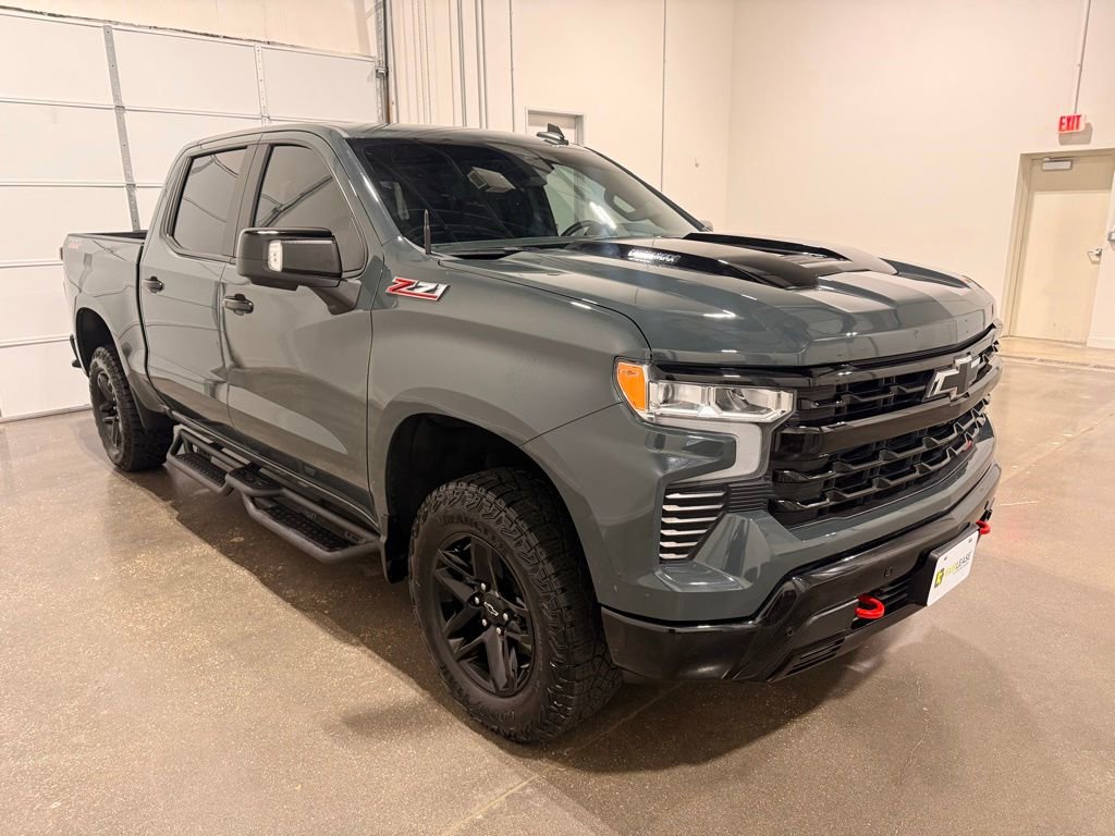 Used 2025 Chevrolet Silverado 1500 LT Trail Boss w/ LT Trail Boss Premium Package AWD/4WD image 3