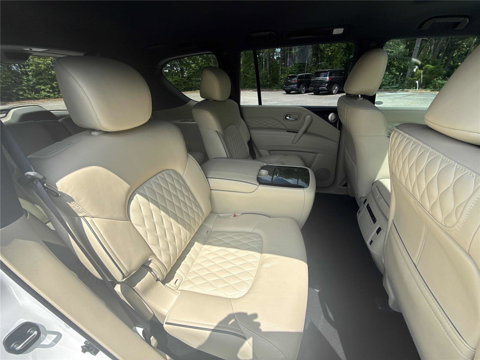 Used 2024 INFINITI QX80 Sensory AWD/4WD image 28