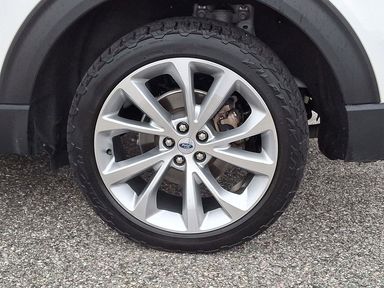 Used 2023 Ford Explorer Platinum w/ Technology Package image 8