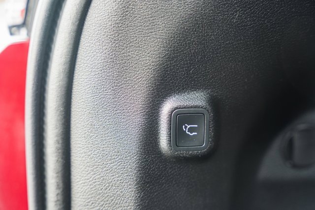 Used 2019 Jeep Cherokee Limited image 12