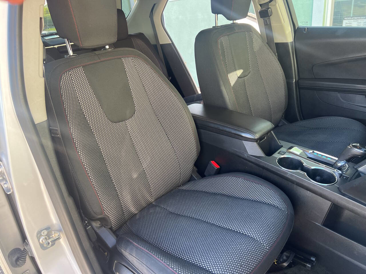 Used 2017 Chevrolet Equinox LT w/ Convenience Package image 14