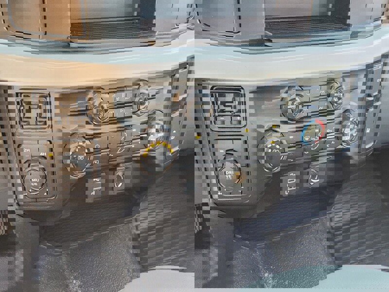 Used 2024 Ford F250 XL image 19