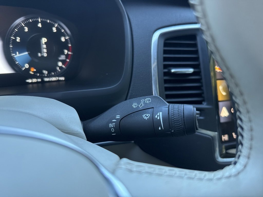 Used 2020 Volvo XC90 T5 Momentum w/ Protection Package image 21