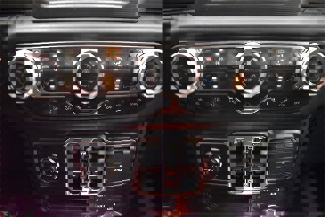 Used 2018 Jeep Wrangler Unlimited Sport S image 28