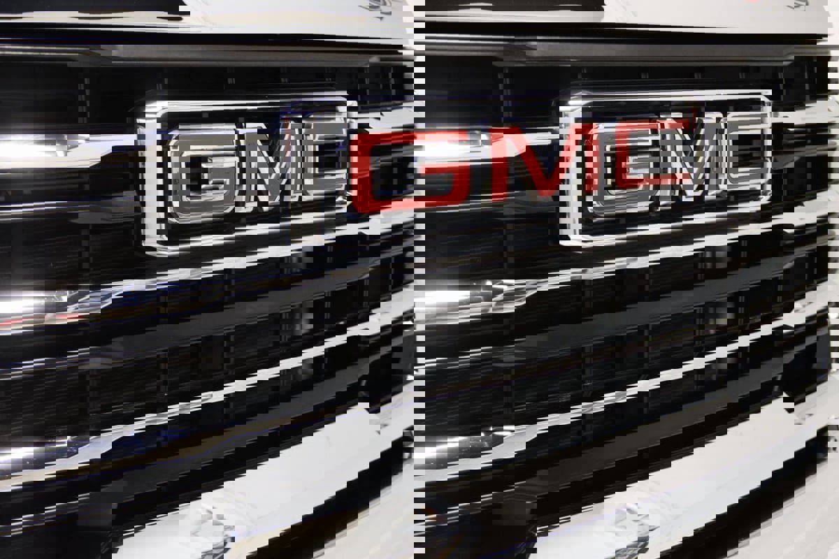 Used 2025 GMC Sierra 2500 SLE w/ SLE Convenience Package image 31