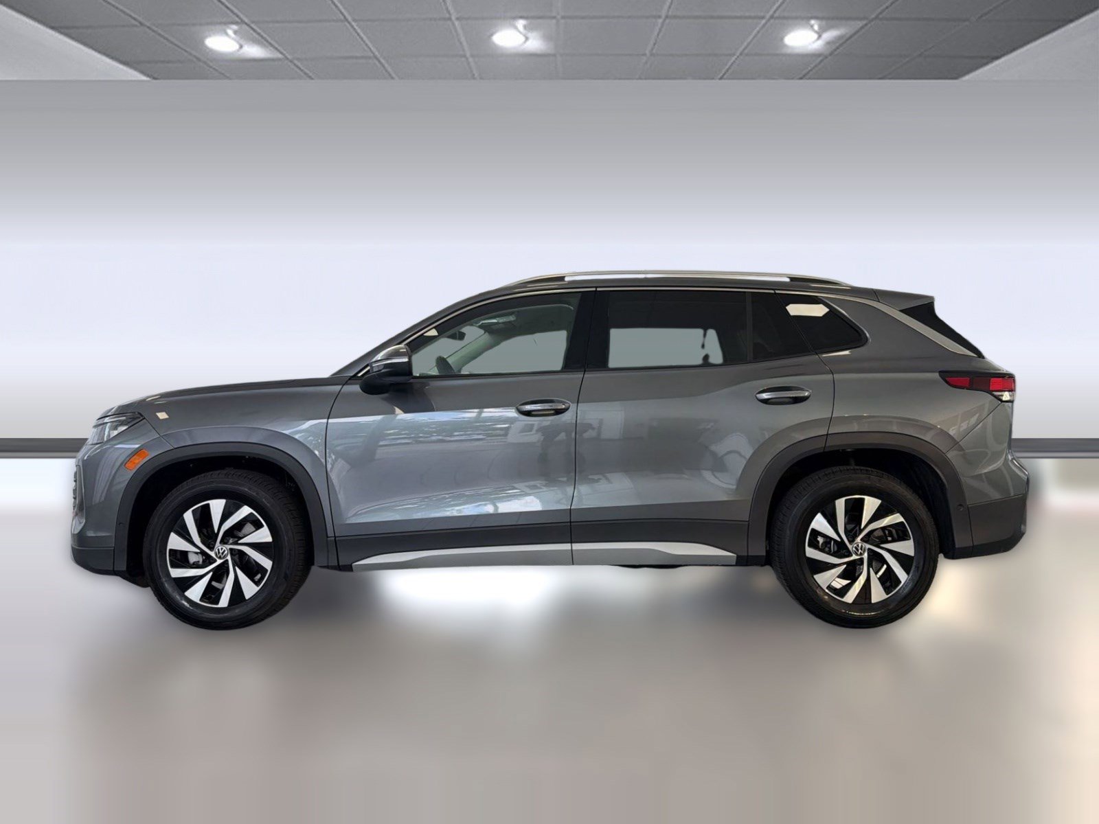 New 2026 Volkswagen Tiguan S FWD image 2
