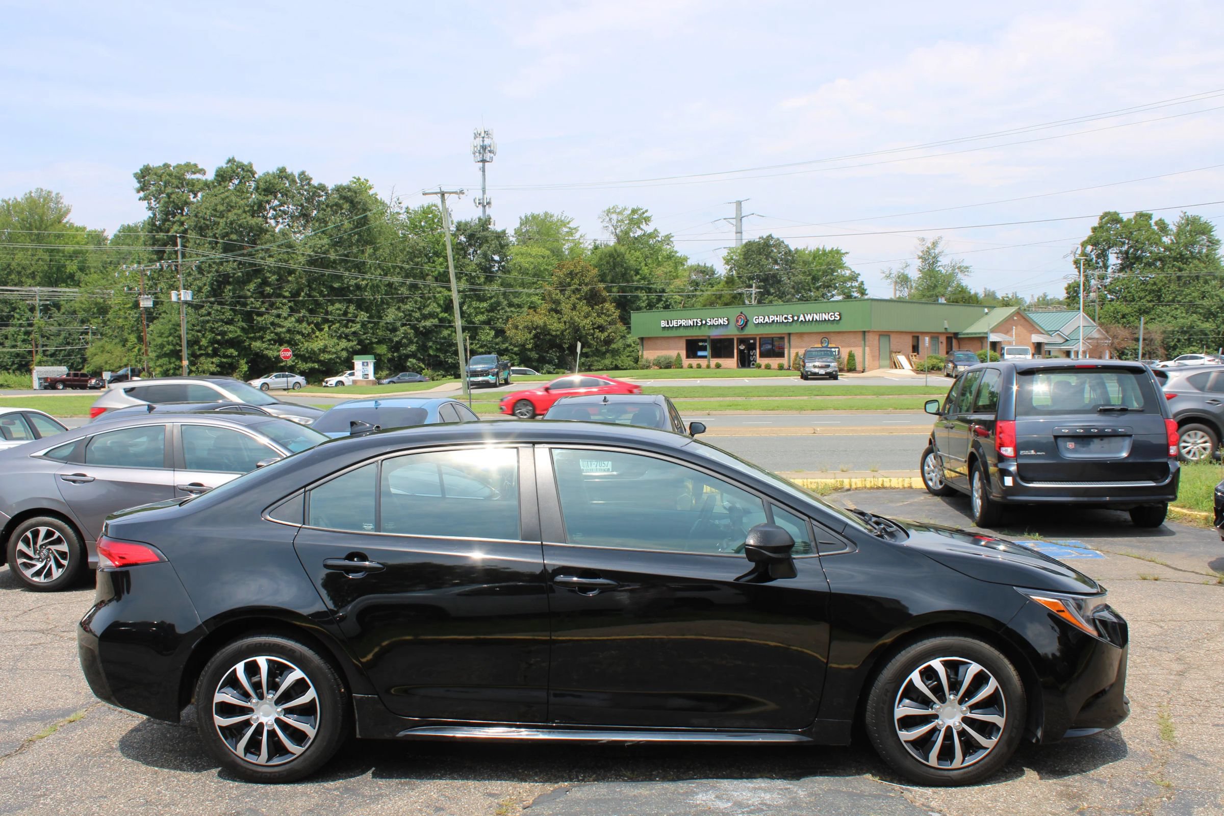 Used 2023 Toyota Corolla LE FWD image 6
