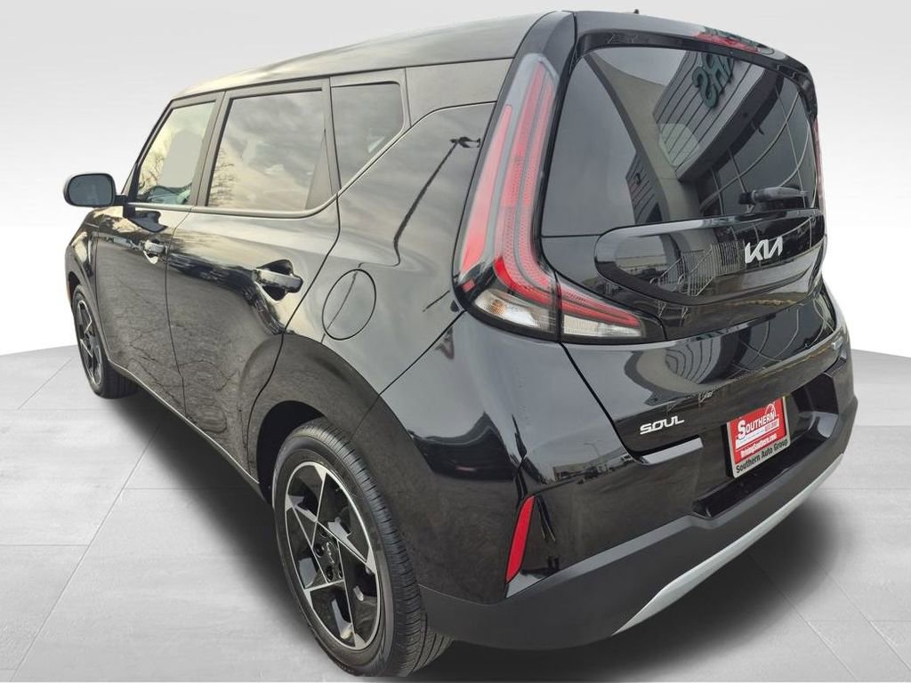 Used 2025 Kia Soul EX image 4
