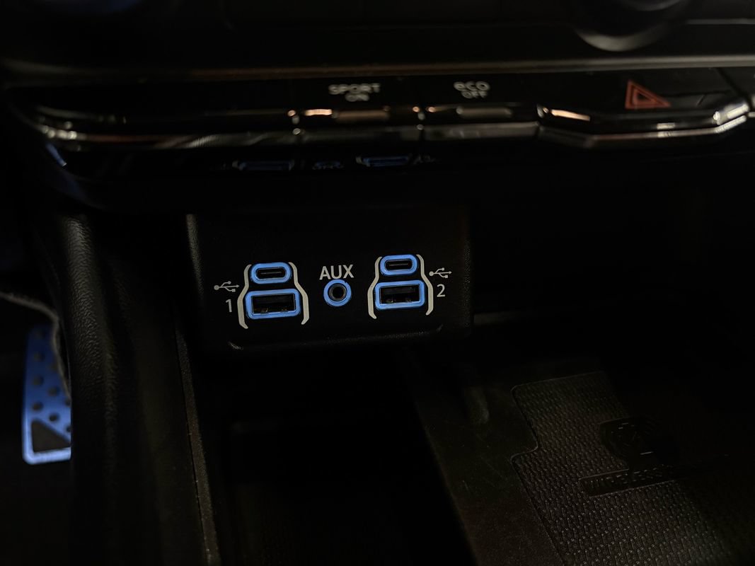Used 2022 Dodge Durango R/T w/ Blacktop Package AWD/4WD image 29
