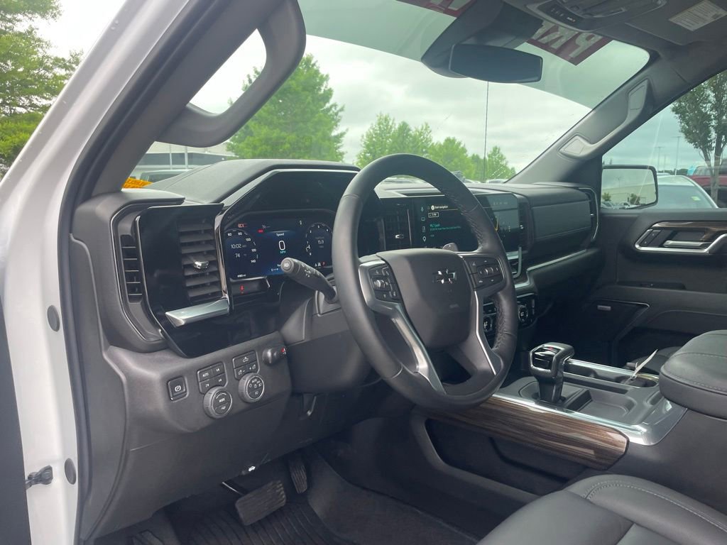 Used 2026 Chevrolet Silverado 1500 RST AWD/4WD image 10