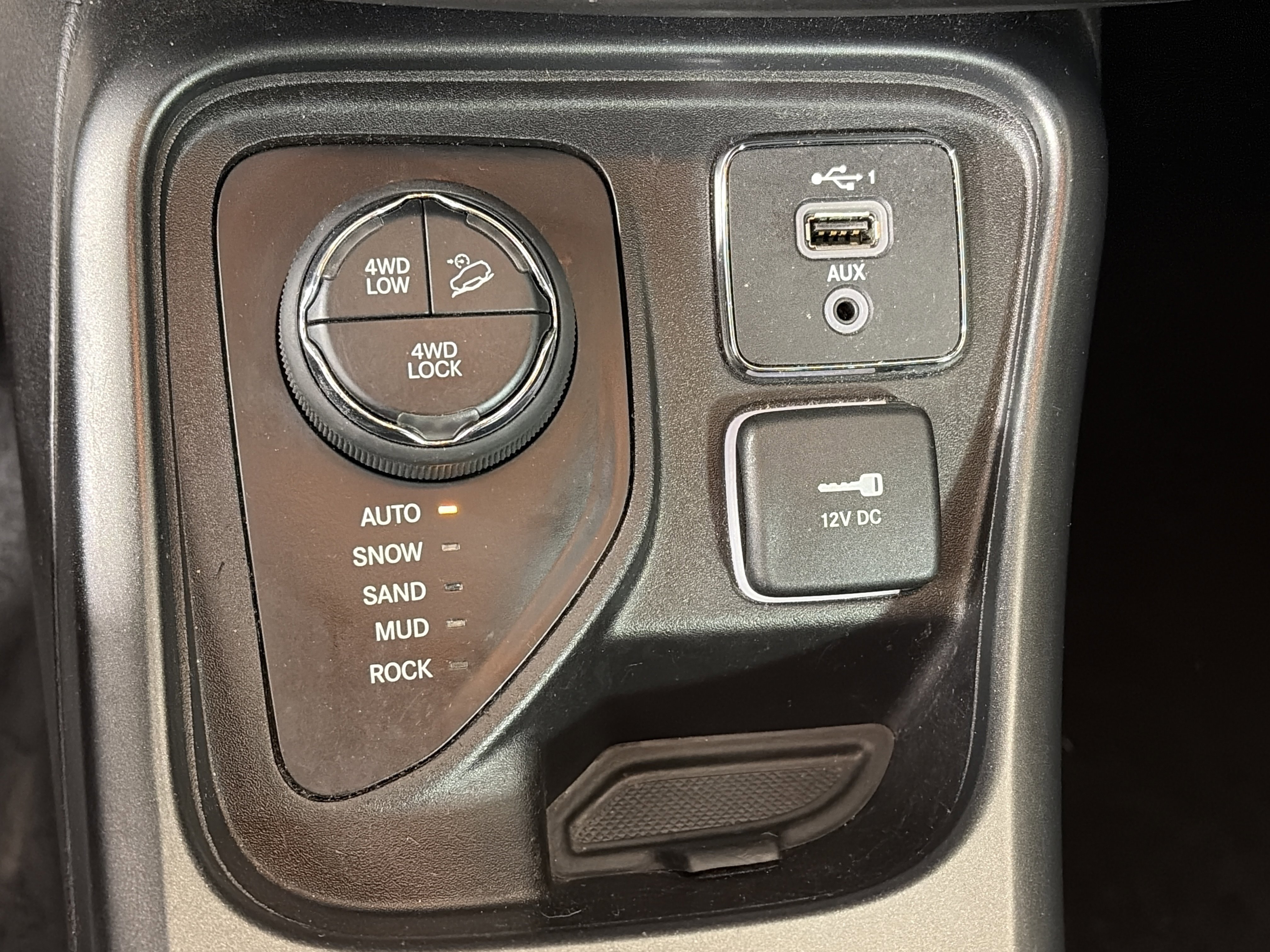 Used 2020 Jeep Compass Trailhawk image 25