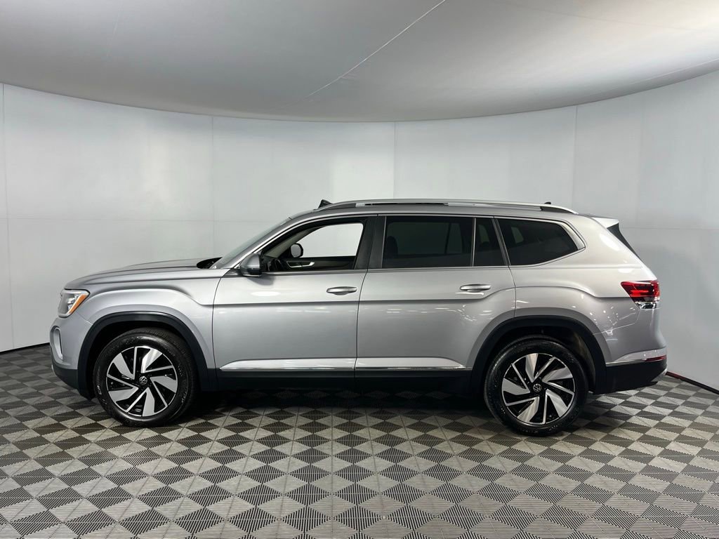 Used 2025 Volkswagen Atlas SEL image 12