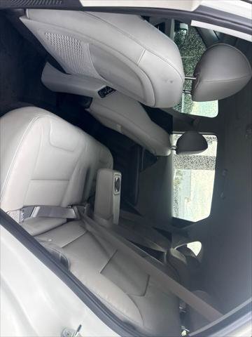 Used 2017 Kia Niro Touring FWD image 16