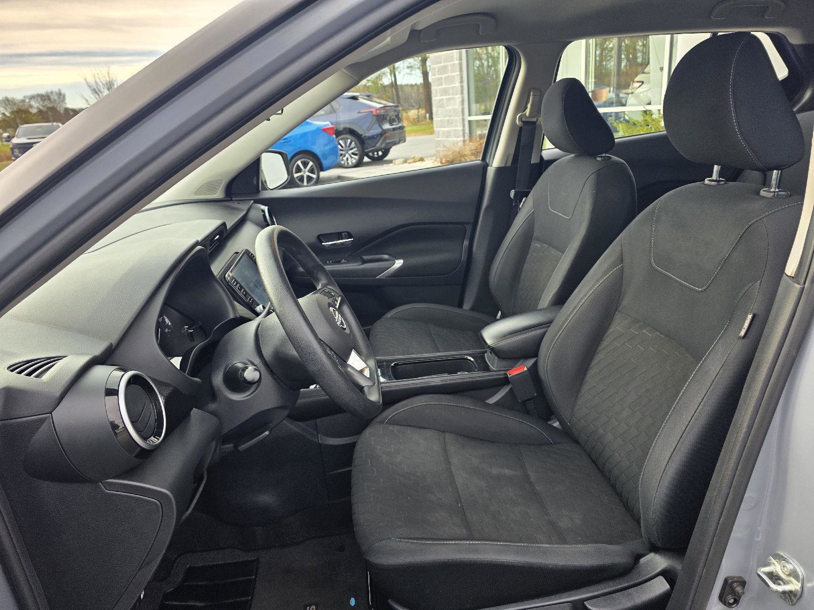 Used 2023 Nissan Kicks SV image 10