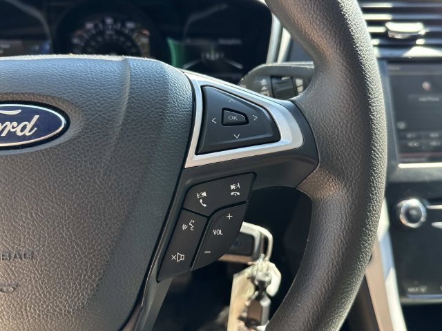 Used 2014 Ford Fusion SE FWD image 18