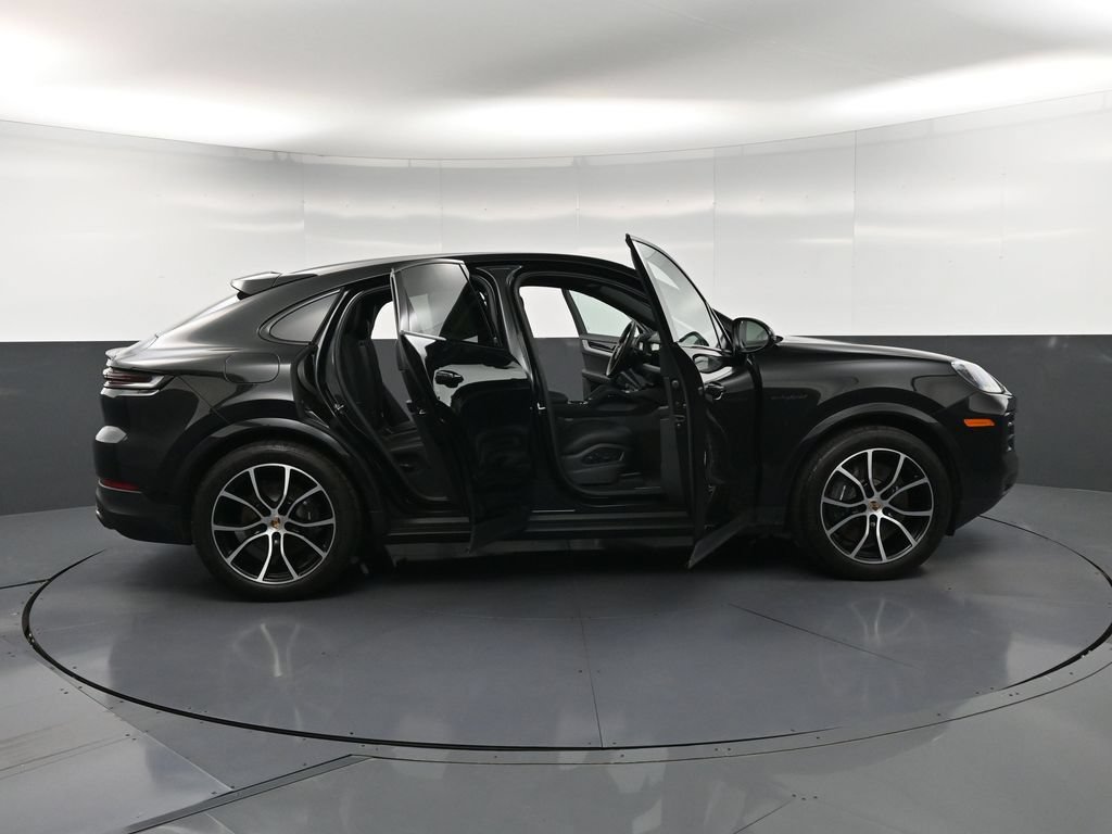 Certified 2025 Porsche Cayenne E-Hybrid Coupe AWD/4WD image 35
