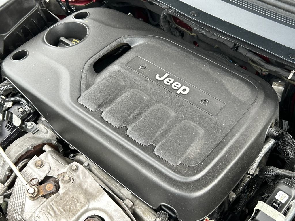 Used 2019 Jeep Cherokee High Altitude AWD/4WD image 28