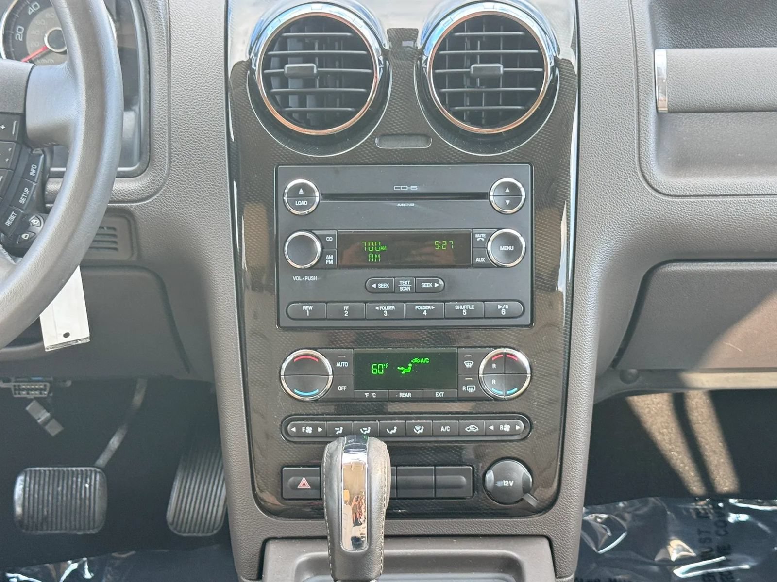 Used 2008 Ford Taurus X SEL FWD image 26